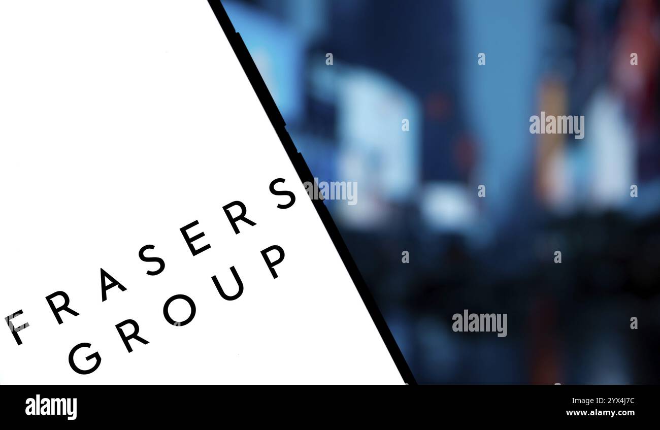 Das Logo der Frasers-Gruppe wird auf dem Smartphone angezeigt. Frasers Group plc ist ein britisches Unternehmen für Handel, Sport und geistiges Eigentum. Stockfoto