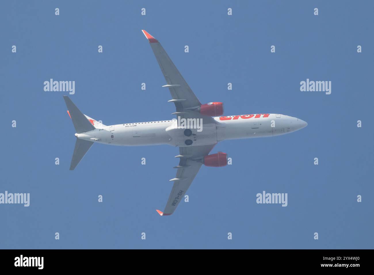 Chiangmai, Thailand - 6. Februar 2024: HS-LGM Boeing 737-800 der Thai Lionair Airline. Fahren Sie vom Flughafen Chiangmai nach Bangkok. Stockfoto