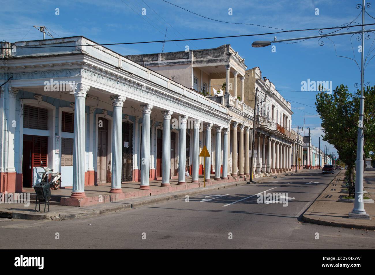 Die Fassade der neoklassizistischen Gebäude in Paseo del Prado, Cienfuegos, Kuba Stockfoto