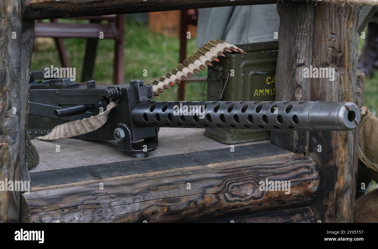 Das M1919 Browning ist ein mittelgroßes Maschinengewehr mit Kaliber .30, das im 20. Jahrhundert, insbesondere während des Zweiten Weltkriegs und des Koreakrieges, weit verbreitet war. Stockfoto