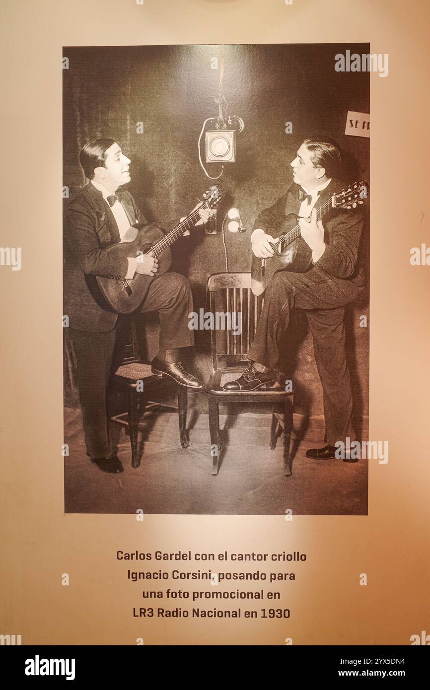 Buenos Aires, Argentinien - 18. November 2024: Museo Casa Carlos Gardel, gewidmet dem weltberühmten Tangosänger Stockfoto