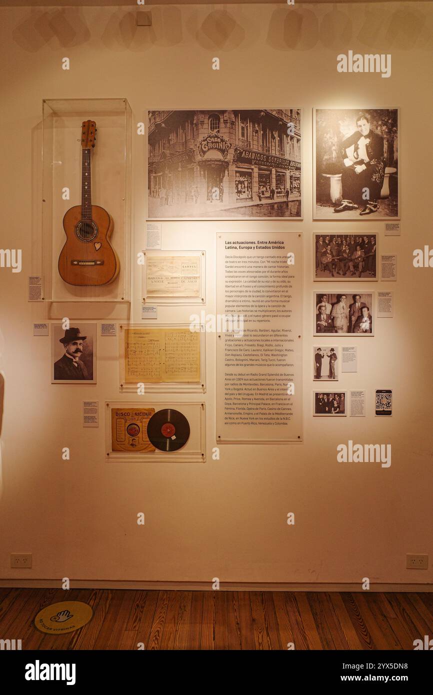 Buenos Aires, Argentinien - 18. November 2024: Museo Casa Carlos Gardel, gewidmet dem weltberühmten Tangosänger Stockfoto