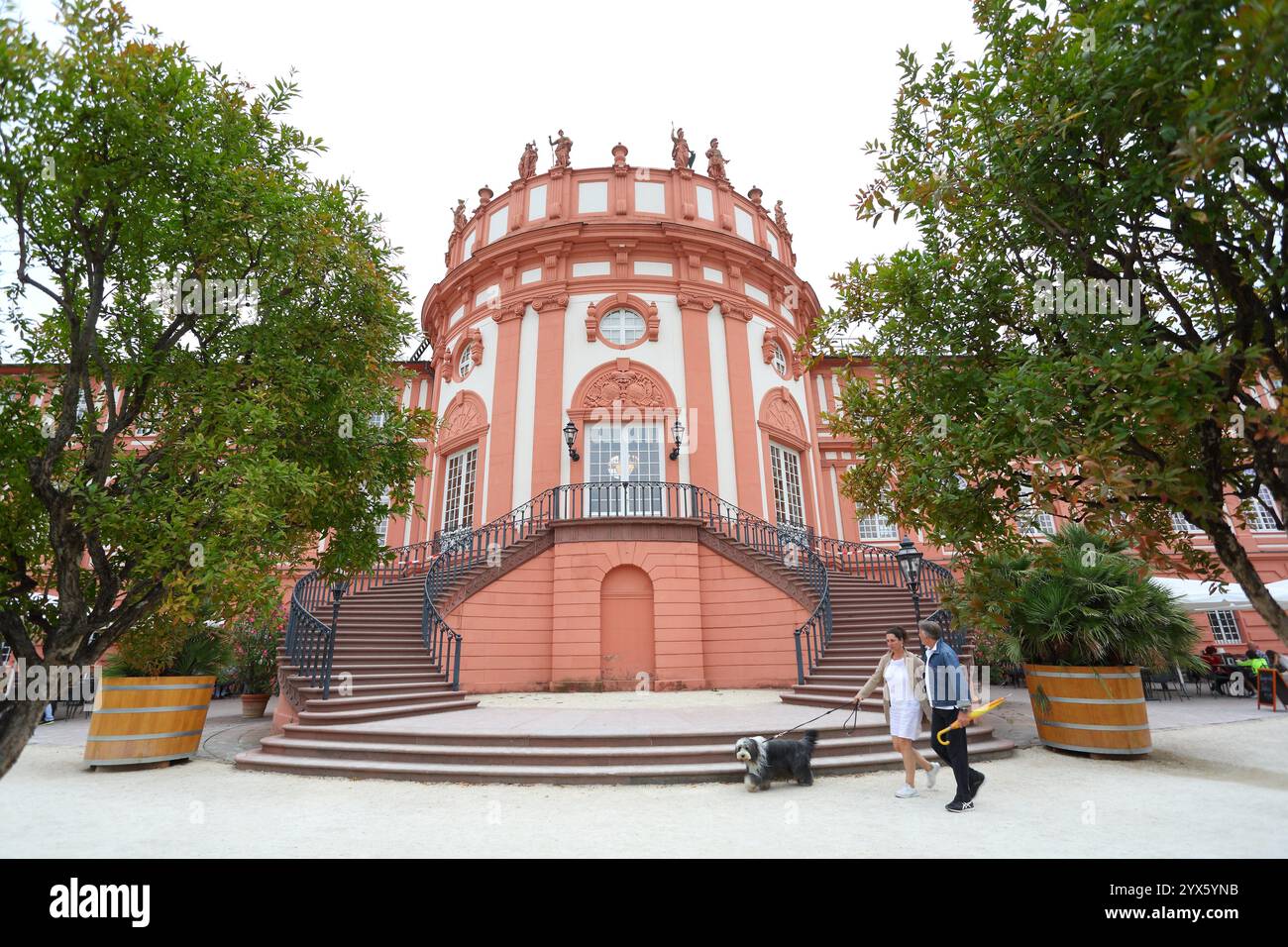 Schloss Biebrich Palace, Stadtteil Biebrich, Wiesbaden, Rhein, Hessen, Deutschland, Europa Stockfoto