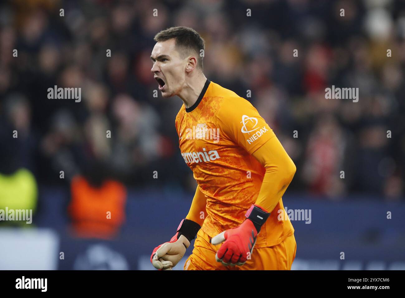 LEVERKUSEN - Bayer 04 Leverkusen Torhüter Matej Kovar beim UEFA Champions League Spiel zwischen BayÂ 04 Leverkusen und dem FC Internazionale Milano am 10. Dezember 2024 in Leverkusen. ANP | Hollandse Hoogte | BART STOUTJESDIJK Stockfoto