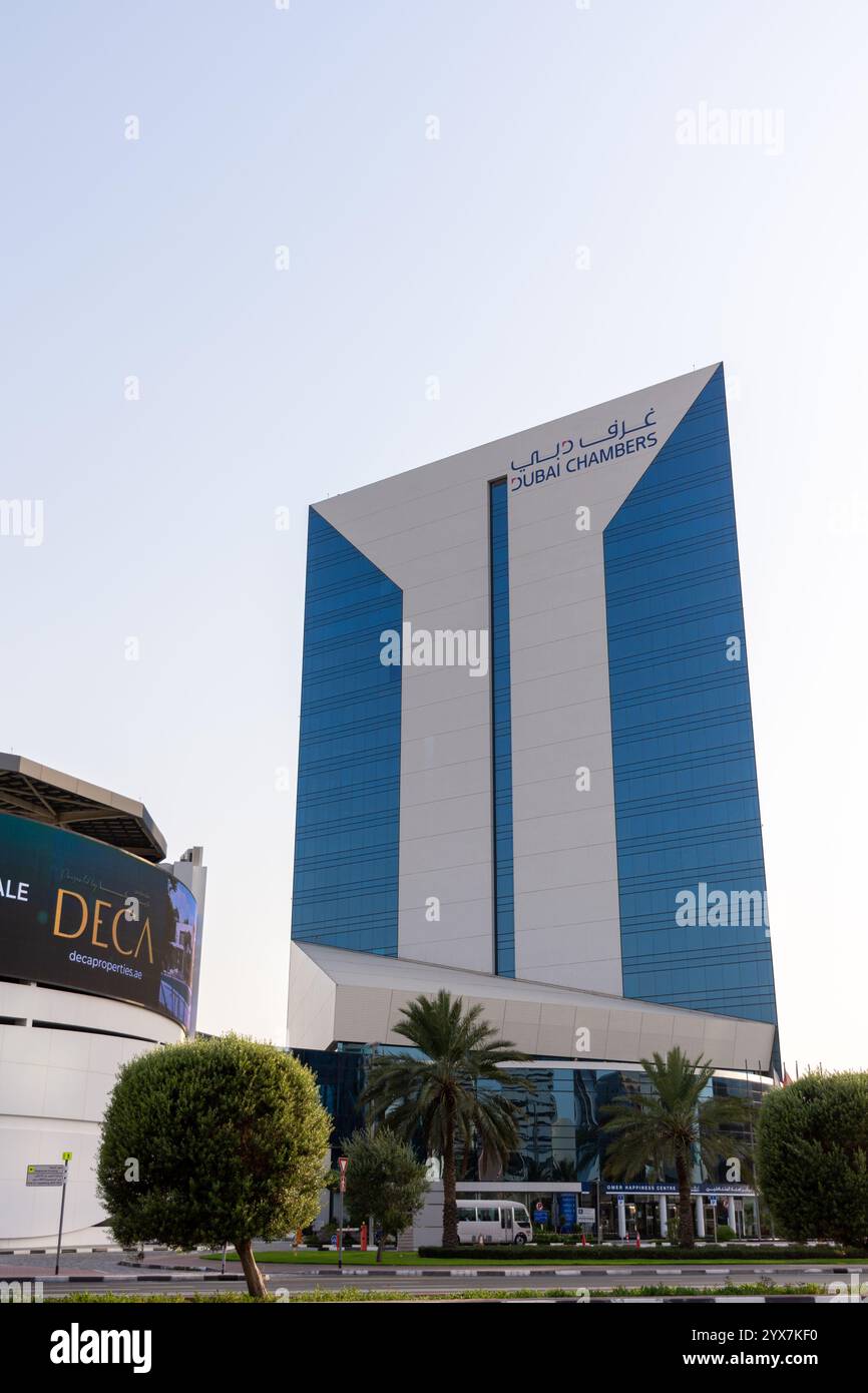 Dubai Chambers Gebäude in Riggat Al Buteen in Dubai City, Vereinigte Arabische Emirate. Stockfoto