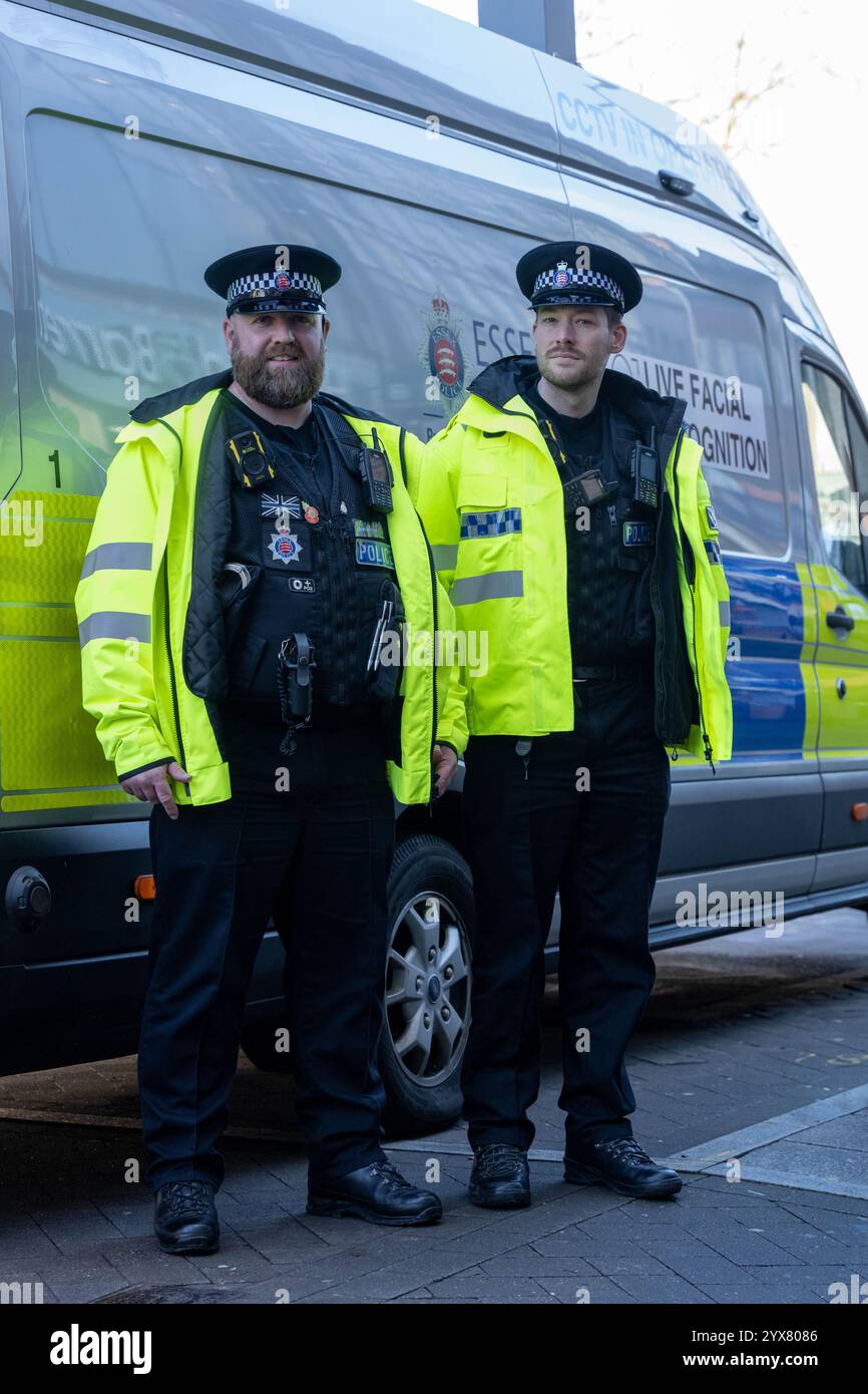 Brentwood Essex 14. Dez 2024 Crime Crickdown durch die Essex Police mit Live Facial Recognition (LFR) Vans auf der High Street, Brentwood Essex Credit: Ian Davidson/Alamy Live News Stockfoto