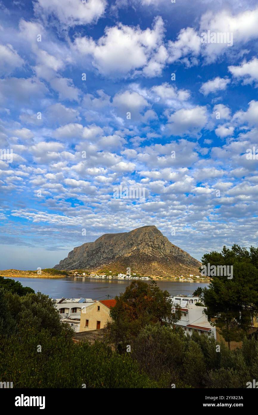 Spektakuläre Wolken, die Insel Kalymnos auf den Dodekanesischen Inseln, Griechenland, Ägäis Stockfoto