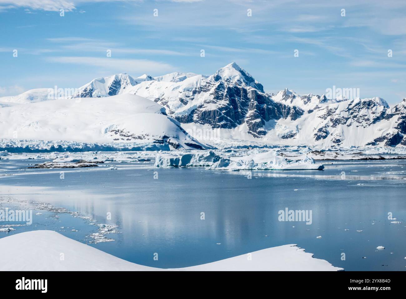 Berge, Eis Und Schnee In Der Antarktis, Antarktika, Berge, Eis Und Schnee In Der Antarktis, Antarktis Stockfoto