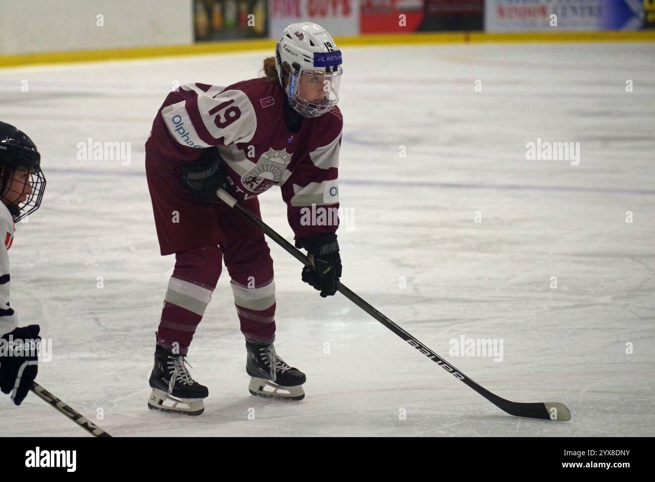 Sheffield, England, 14. Dezember 2024. Anna Lagzdina spielte für Lettland gegen die Niederlande in Runde 3 des Olympischen Eishockey-Qualifikationsturniers der Frauen in der Bauer Arena in Sheffield. Quelle: Colin Edwards/Alamy Live News Stockfoto