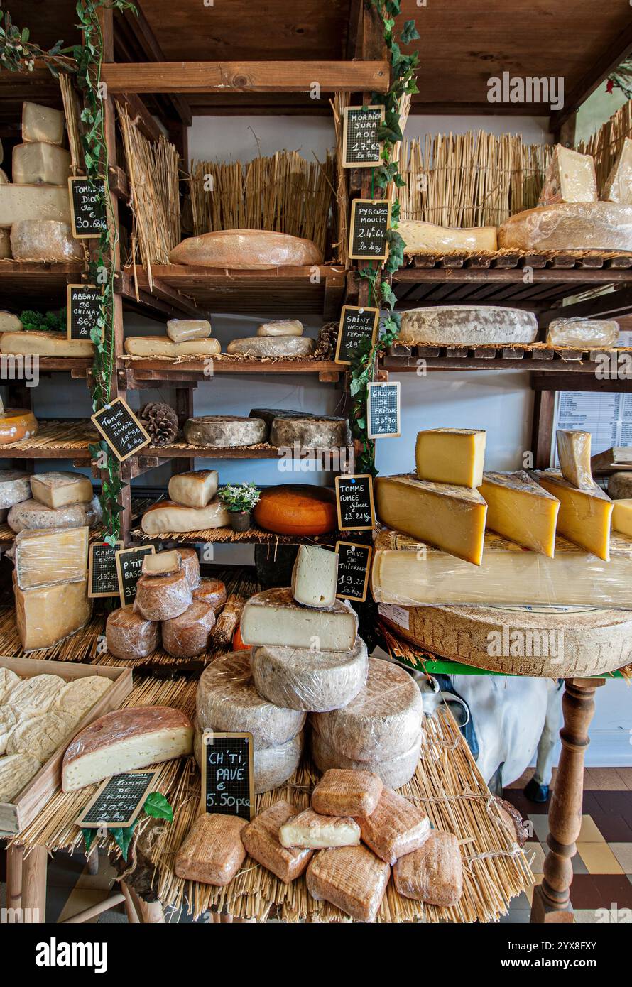 à l'intérieur de la fromagerie -Fotos und -Bildmaterial in hoher ...