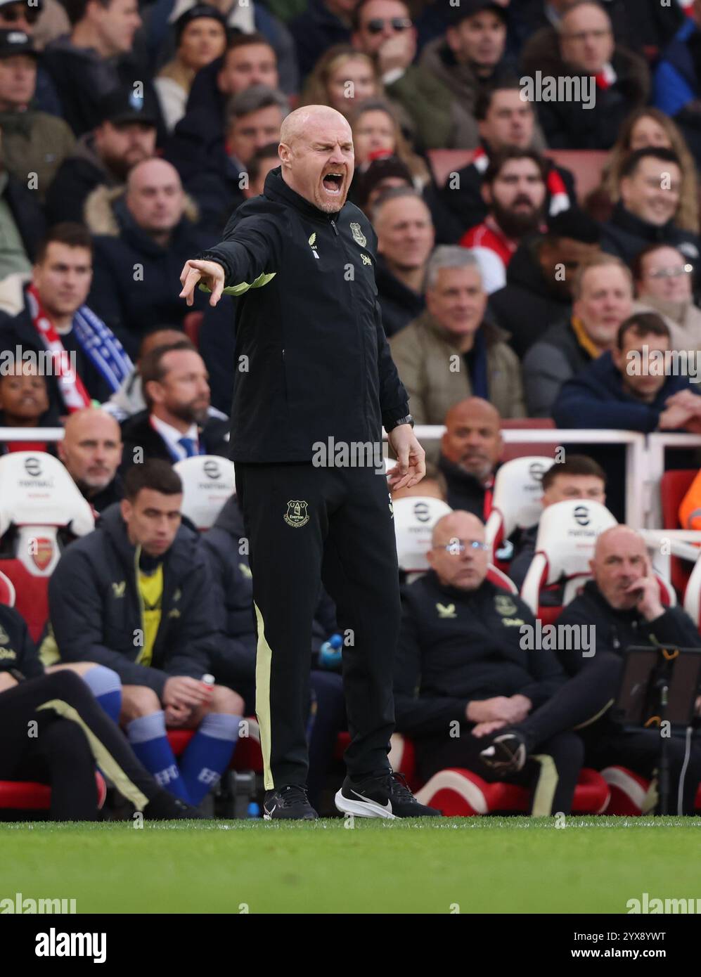 London, Großbritannien. Dezember 2024. Sean Dyche (Everton-Manager) beim Spiel Arsenal gegen Everton EPL im Emirates Stadium, London, UK am 14. Dezember 2024. Quelle: Paul Marriott/Alamy Live News Stockfoto