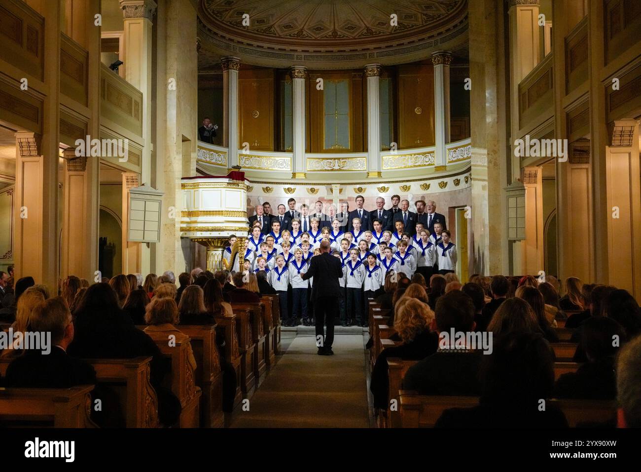 Oslo 20241214. Dronning Sonja og prinsesse Astrid er til stede unter julekonserten med Sølvguttene i Slottskapellet i Oslo lørdag. Foto: Terje Bendiksby / NTB Stockfoto