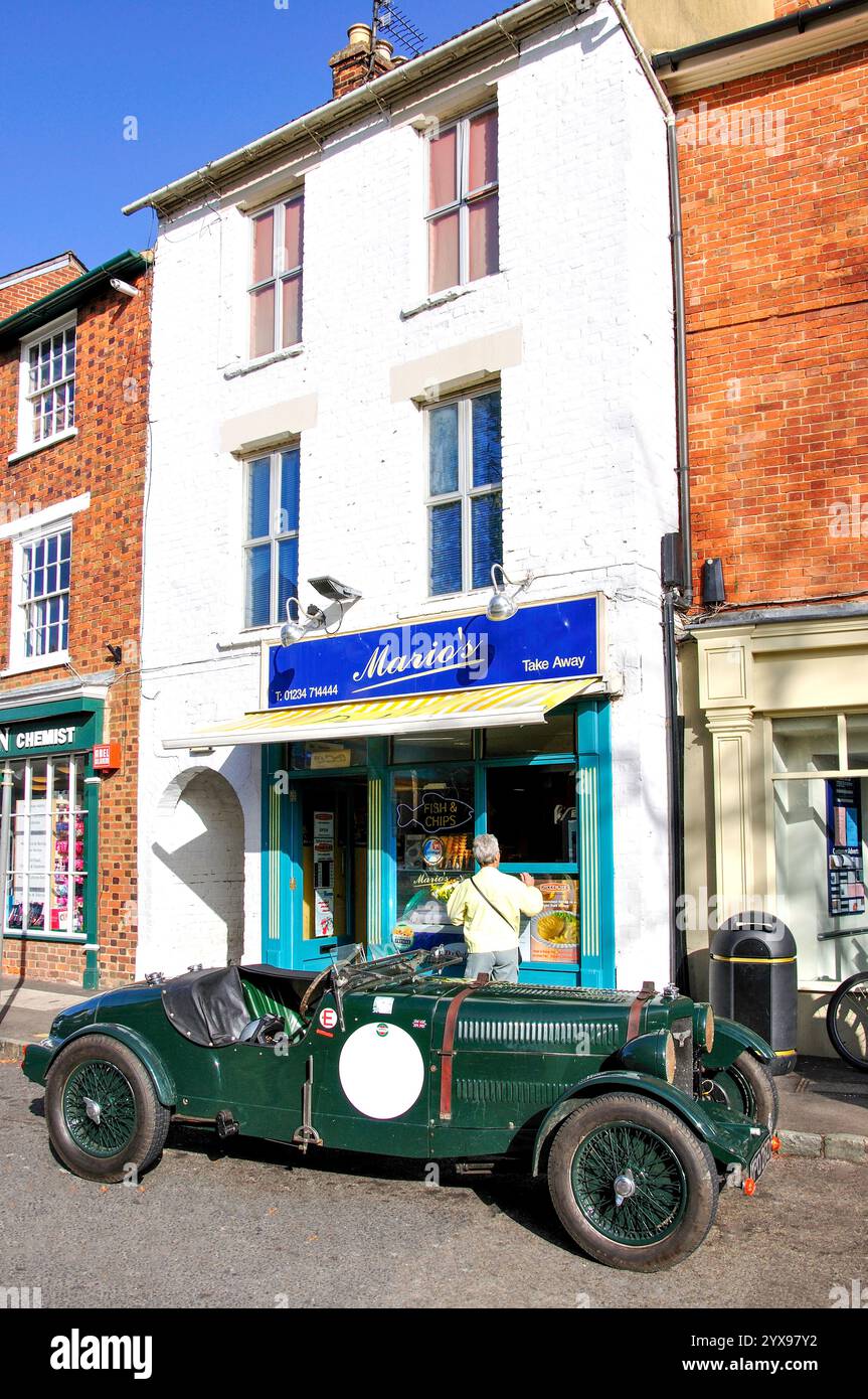 Klassische Bentley Auto, Marktplatz, Olney, Buckinghamshire, England, Vereinigtes Königreich Stockfoto