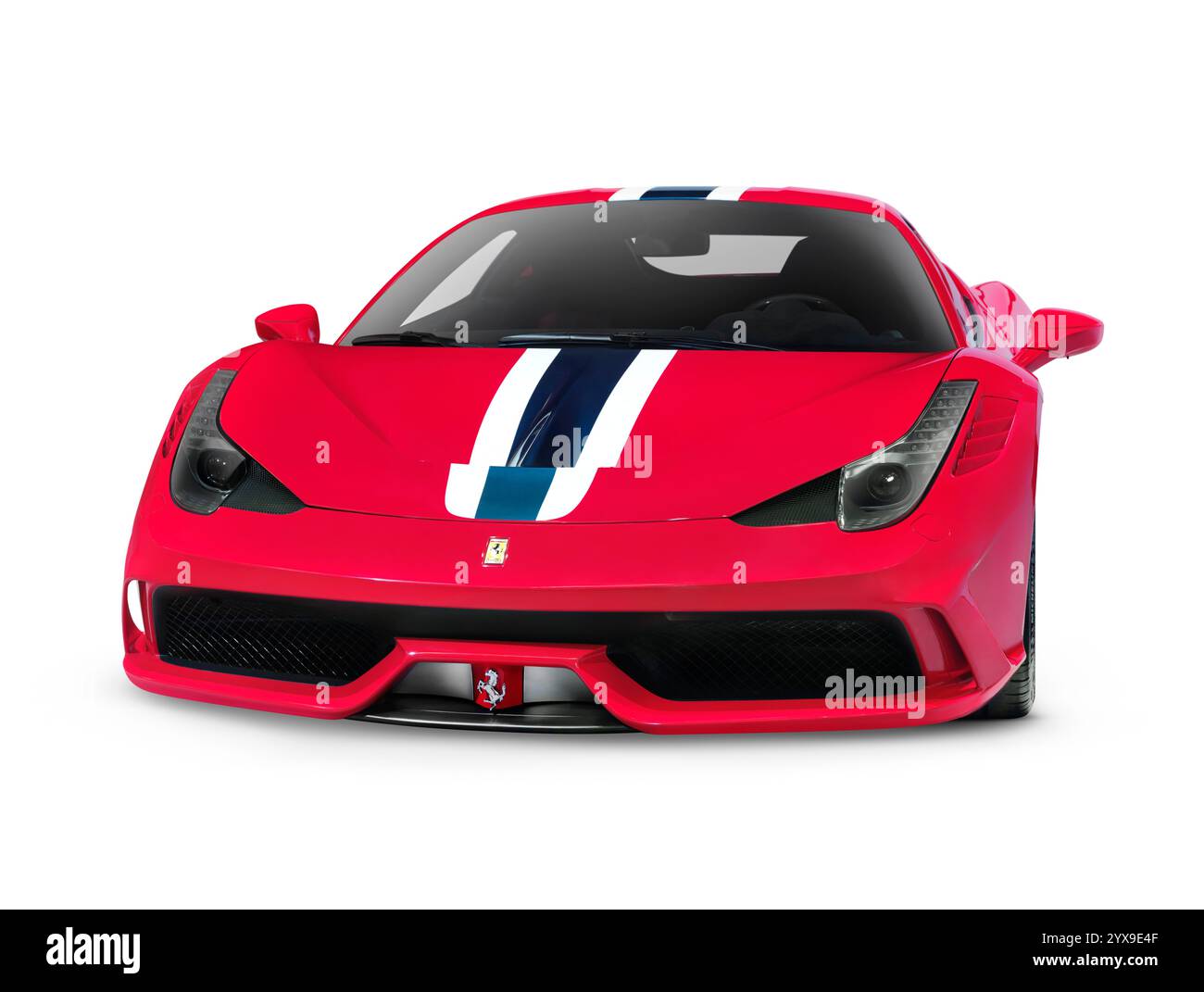 Rot 2014 Ferrari 458 Speciale Sportwagen Vorderansicht isoliert auf weißem Hintergrund mit Beschneidungspfad Stockfoto