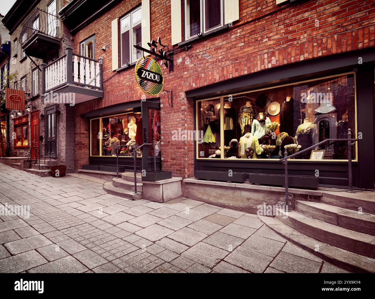 Zazou Modekleidung speichern auf Rue Petit Champlain historische Straße in Old Quebec City, Kanada. Rue du Petit-Champlain, Ville de Québec. Stockfoto