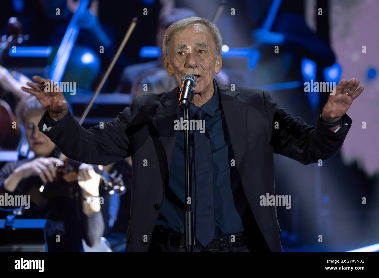 Rom, Italien, 14. Dezember 2024 - Roberto Vecchioni nimmt an der XXXII. Ausgabe des Concerto di Natale im Auditorium Conciliazione in Rom Teil. Credits: Luigi de Pompeis/Alamy Live News Stockfoto