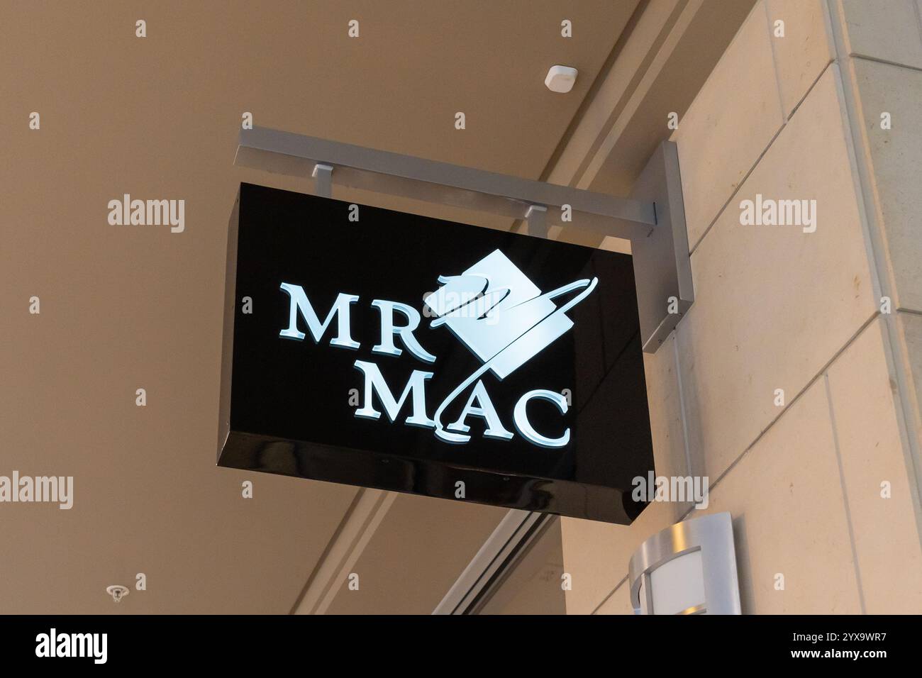 Nahaufnahme von Mr. Mac's Bekleidungsgeschäft ist in einem Einkaufszentrum zu sehen. Salt Lake City, Utah, USA. Stockfoto