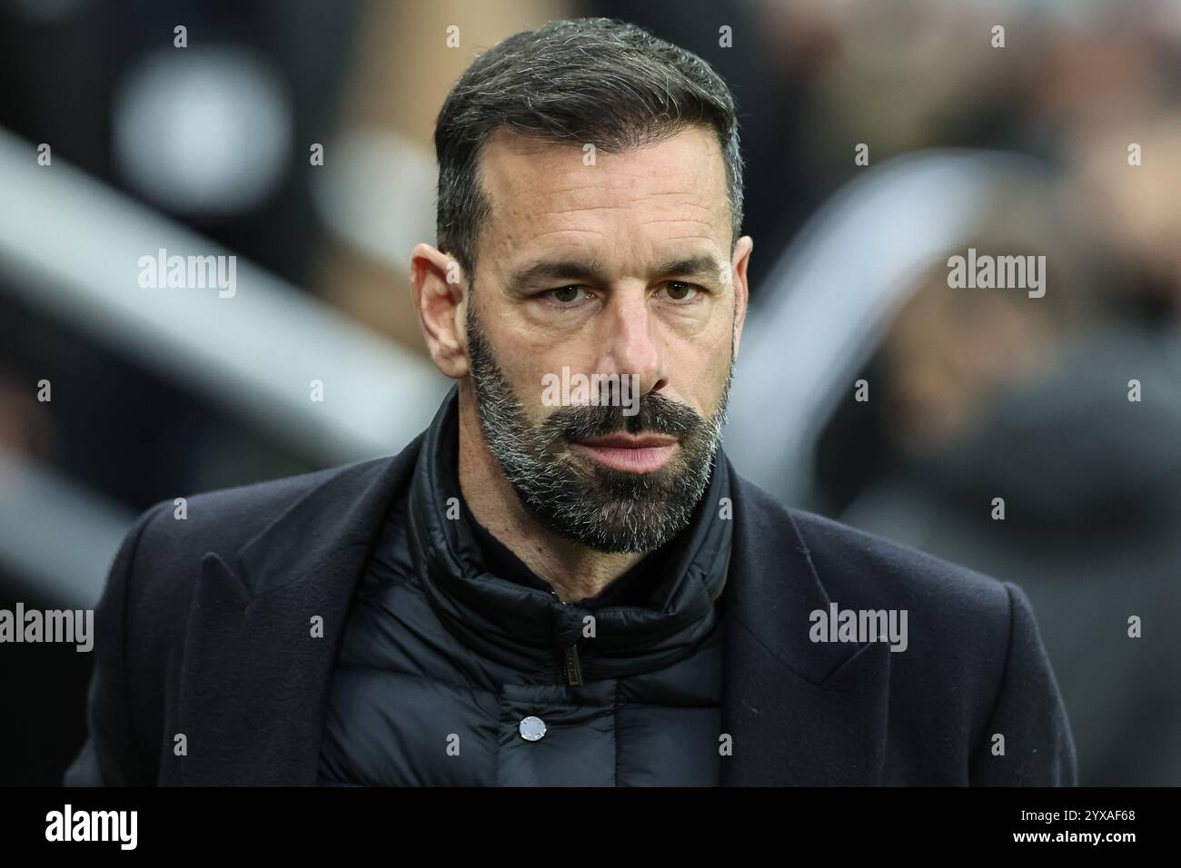 Ruud van Nistelrooy Manager von Leicester City während des Premier League Spiels Newcastle United gegen Leicester City im St. James's Park, Newcastle, Großbritannien, 14. Dezember 2024 (Foto: Mark Cosgrove/News Images) Stockfoto