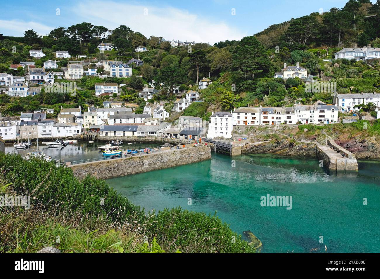 Das historische Fischerdorf und der Hafen von Polperro an der Polperro Heritage Coast im Süden von Cornwall, Großbritannien. Stockfoto