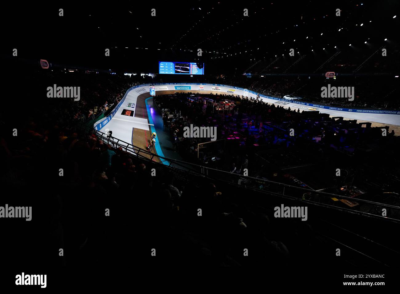 Rotterdam, Niederlande. Dezember 2024. Rotterdam - Ahoy Rotterdam während der WielerZesdaagse Rotterdam am 15. Dezember 2024 in Rotterdam, Niederlande. (Parallax Pictures/Yannick Verhoeven) Credit: Yannick Verhoeven/Alamy Live News Stockfoto