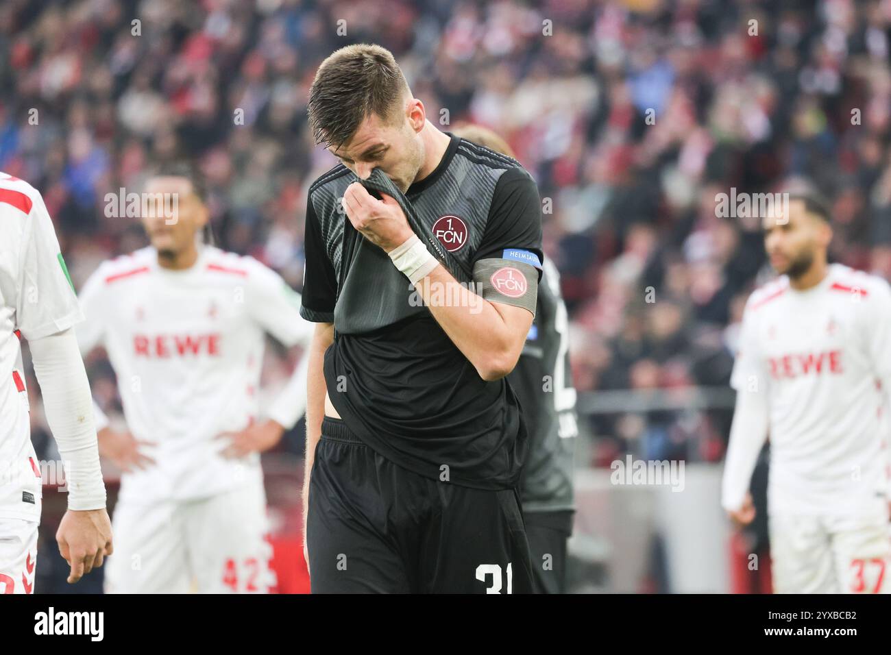 Robin Knoche (Nürnberg Nr. 31), GER, 1. FC Köln vs. 1. FC Nürnberg , 2. Fussball-Bundesliga, 16. Spieltag, Saison 2024/2025, 15.12.2024, DFL-VORSCHRIFTEN VERBIETEN JEDE VERWENDUNG VON FOTOGRAFIEN ALS BILDSEQUENZEN UND/ODER QUASI-VIDEO, Foto: Eibner-Pressefoto/Jörg Niebergall Stockfoto