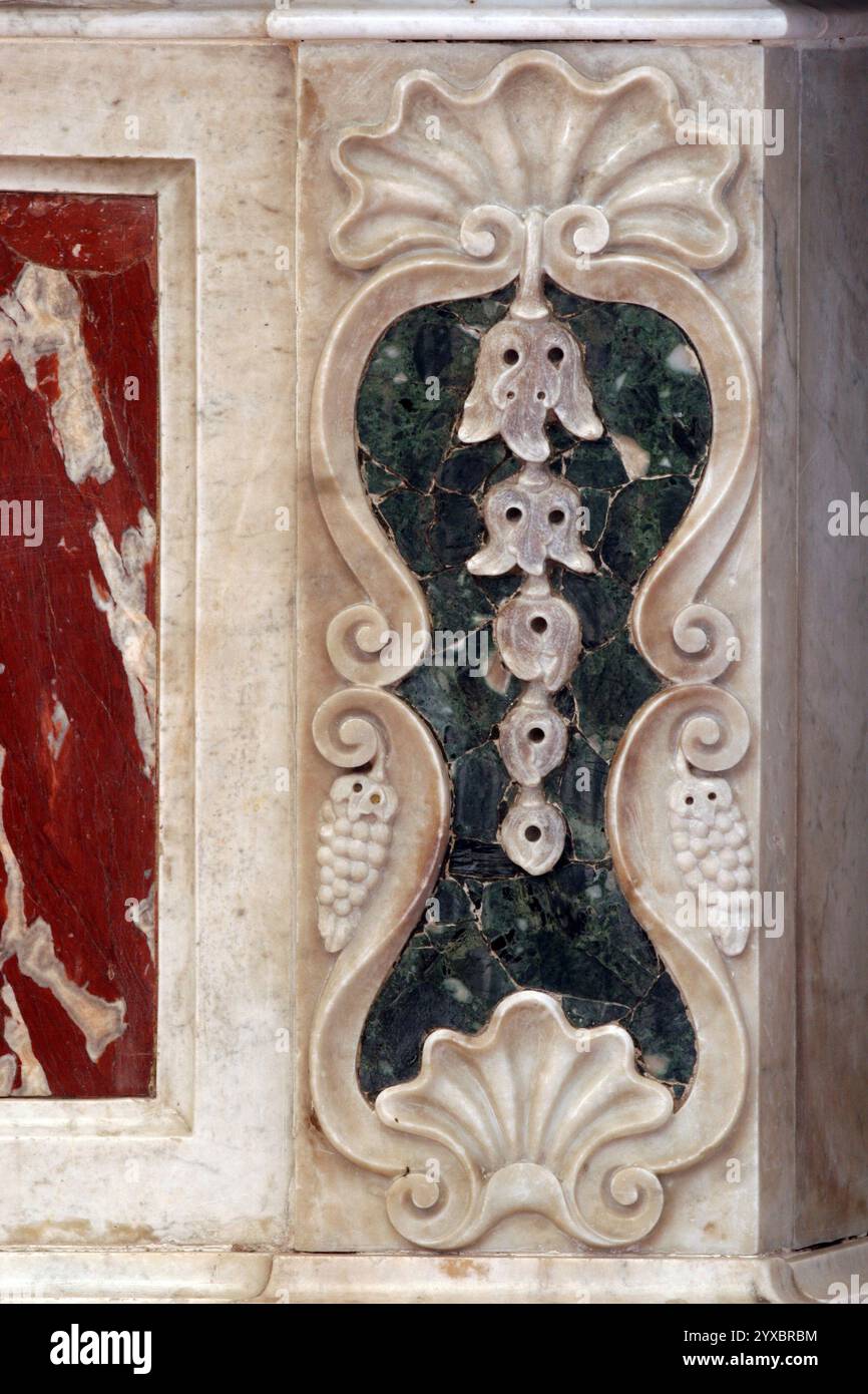 Altardetails in der Allerheiligen-Kirche in Blato, Kroatien Stockfoto Altardetails in der Allerheiligen-Kirche in Blato, Kroatien Stockfoto