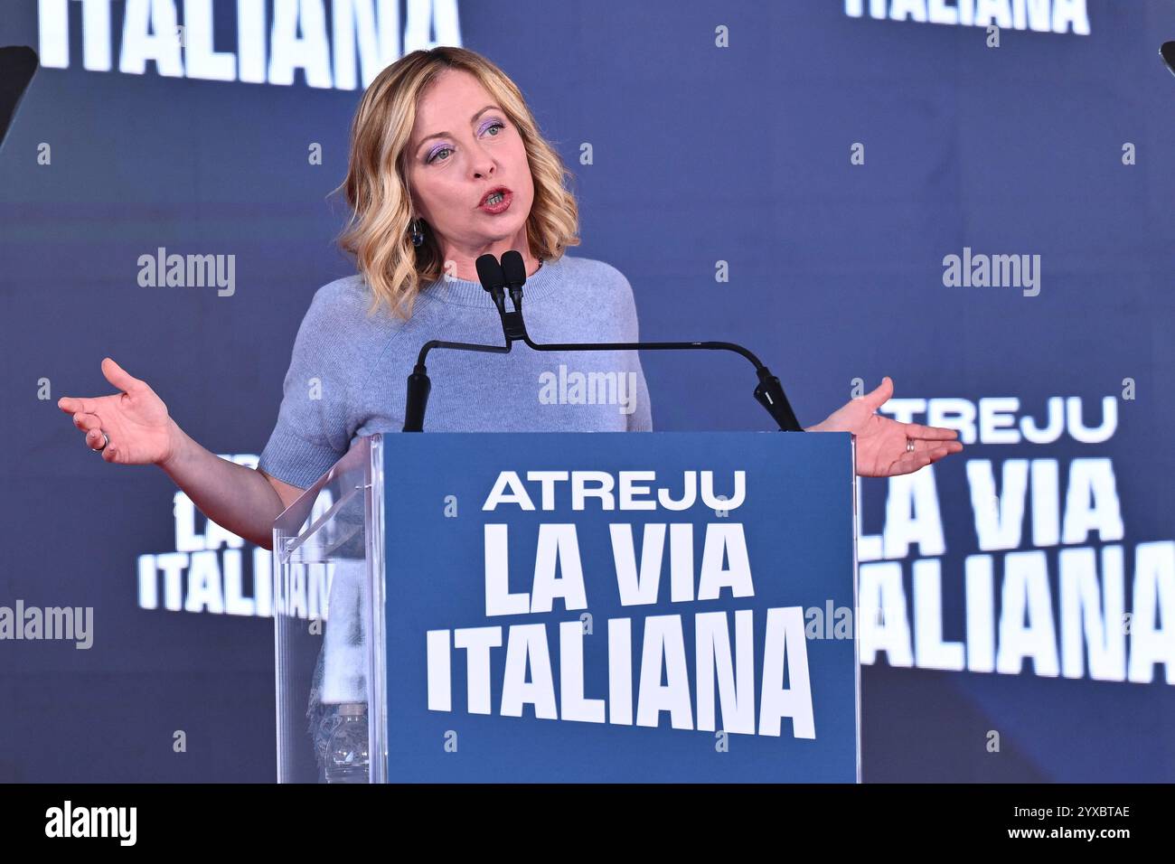 Rom, Italien. Dezember 2024. Giorgia Meloni Presidente del Consiglio dei Ministri nimmt am 15. Dezember 2024 in Rom Teil. Die 25. Ausgabe von Atreju, die Fratelli d'Italia Party findet im Circus Maximus in Rom statt.&#XA; Credit: Live Media Publishing Group/Alamy Live News Stockfoto