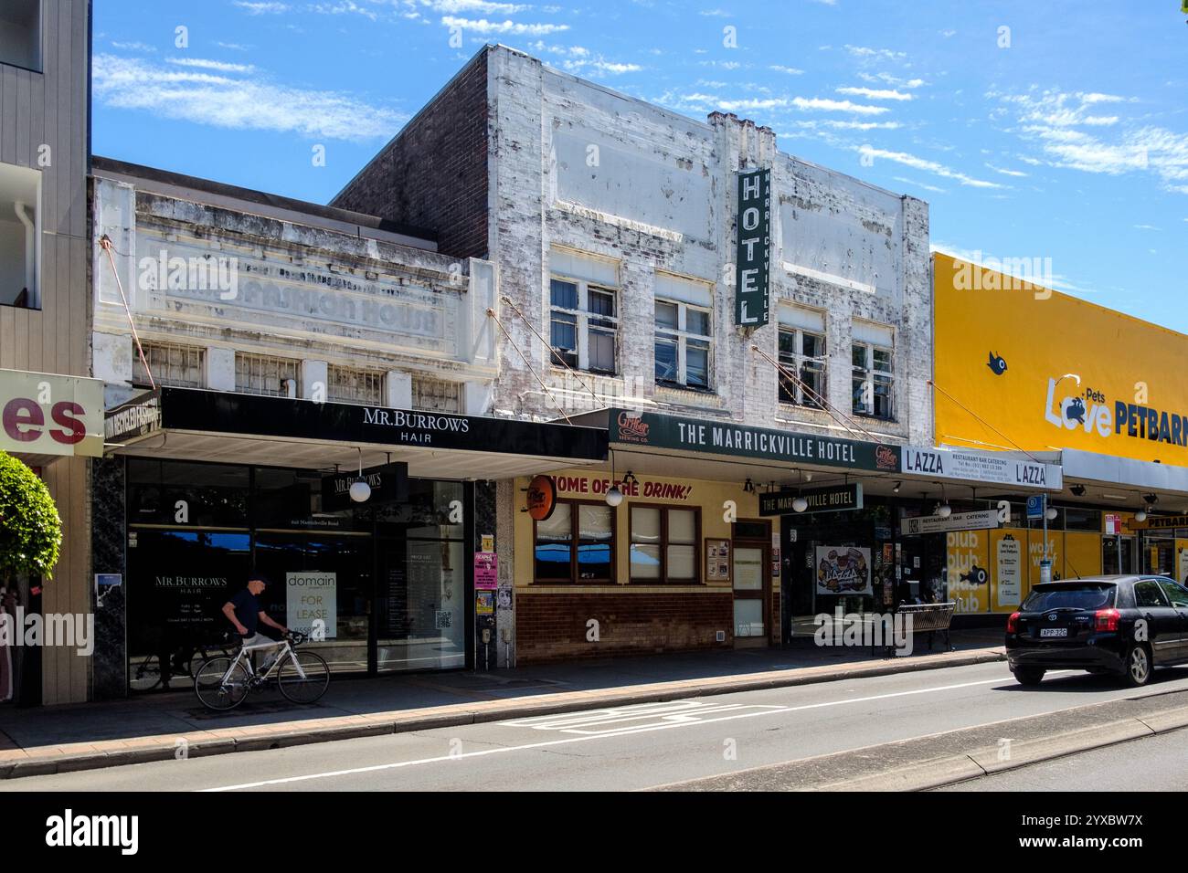 Verwitterte verblasste Art-Deco-Architektur des Marrickville Hotels, Marrickville, Sydney, Australien Stockfoto