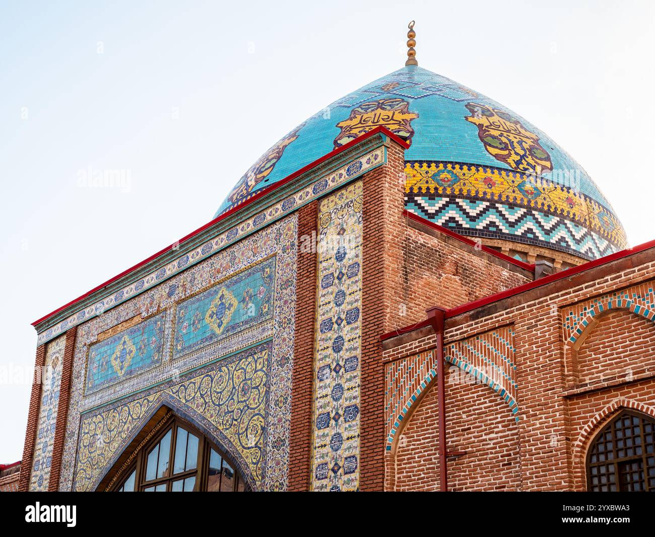 Kuppel der Blauen Moschee in Jerewan Stadt. Die Blaue Moschee ist eine persische schiitische Moschee, die im 18. Jahrhundert erbaut wurde Stockfoto