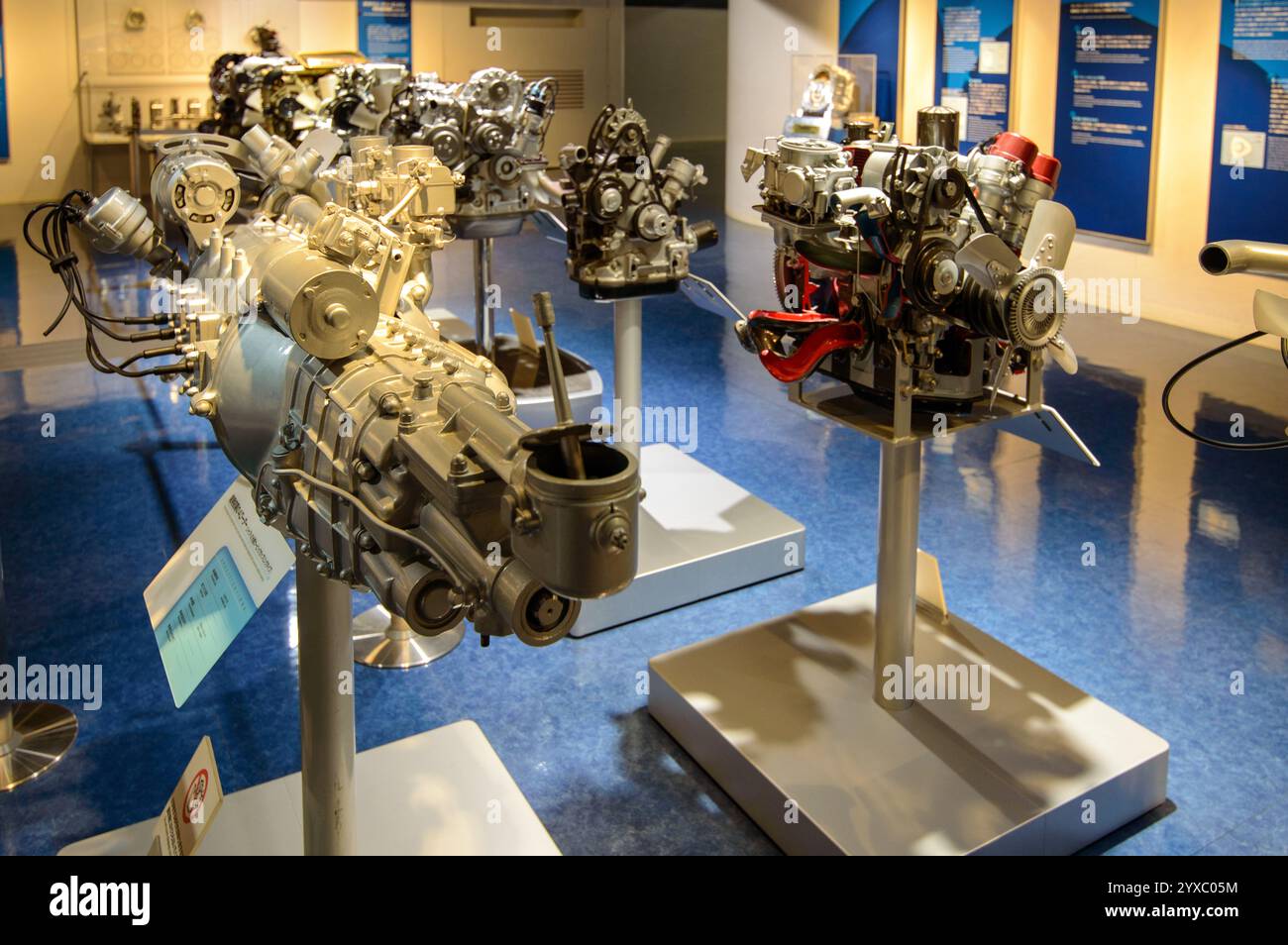 Automotoren wurden am 20. Dezember 2017 im Mazda-Automuseum und in der Montagewerkausstellung in Hiroshima, Japan, ausgestellt Stockfoto