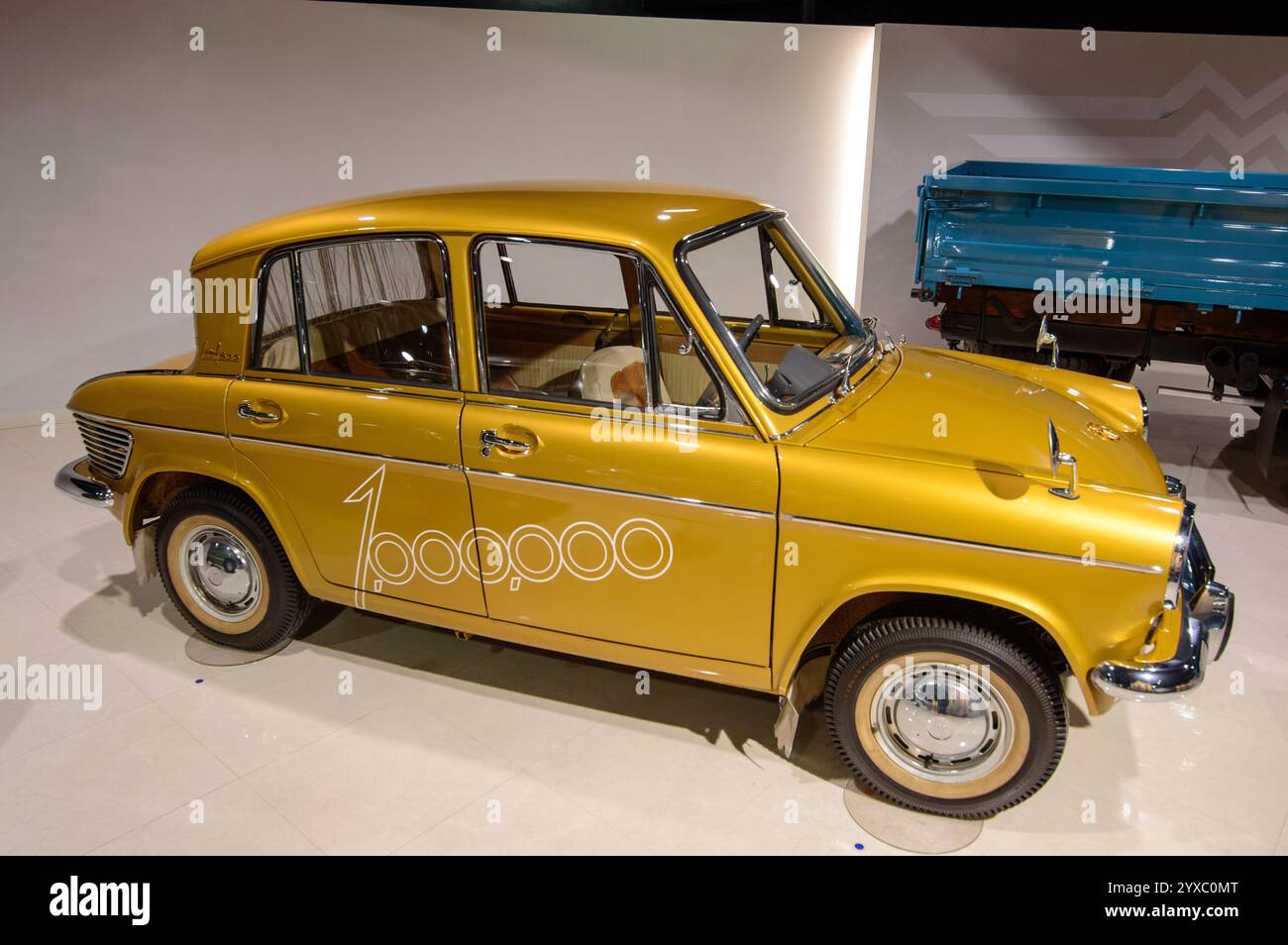 Alte Autos wurden am 20. Dezember 2017 im Mazda-Automuseum und in der Montagewerkausstellung in Hiroshima, Japan, ausgestellt Stockfoto