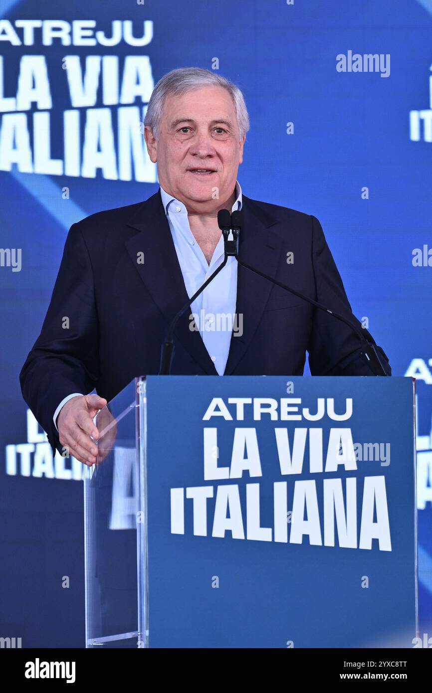 Rom, Italien. Dezember 2024. Antonio Tajani Minister für auswärtige Angelegenheiten und Vizepräsident des Ministerrates nimmt an der Veranstaltung Atreju Teil, die Partei der Brüder Italiens im Circus Maximus. Die 25. Ausgabe von Atreju, die Fratelli d’Italia Party fand im Circus Maximus in Rom statt. Quelle: SOPA Images Limited/Alamy Live News Stockfoto