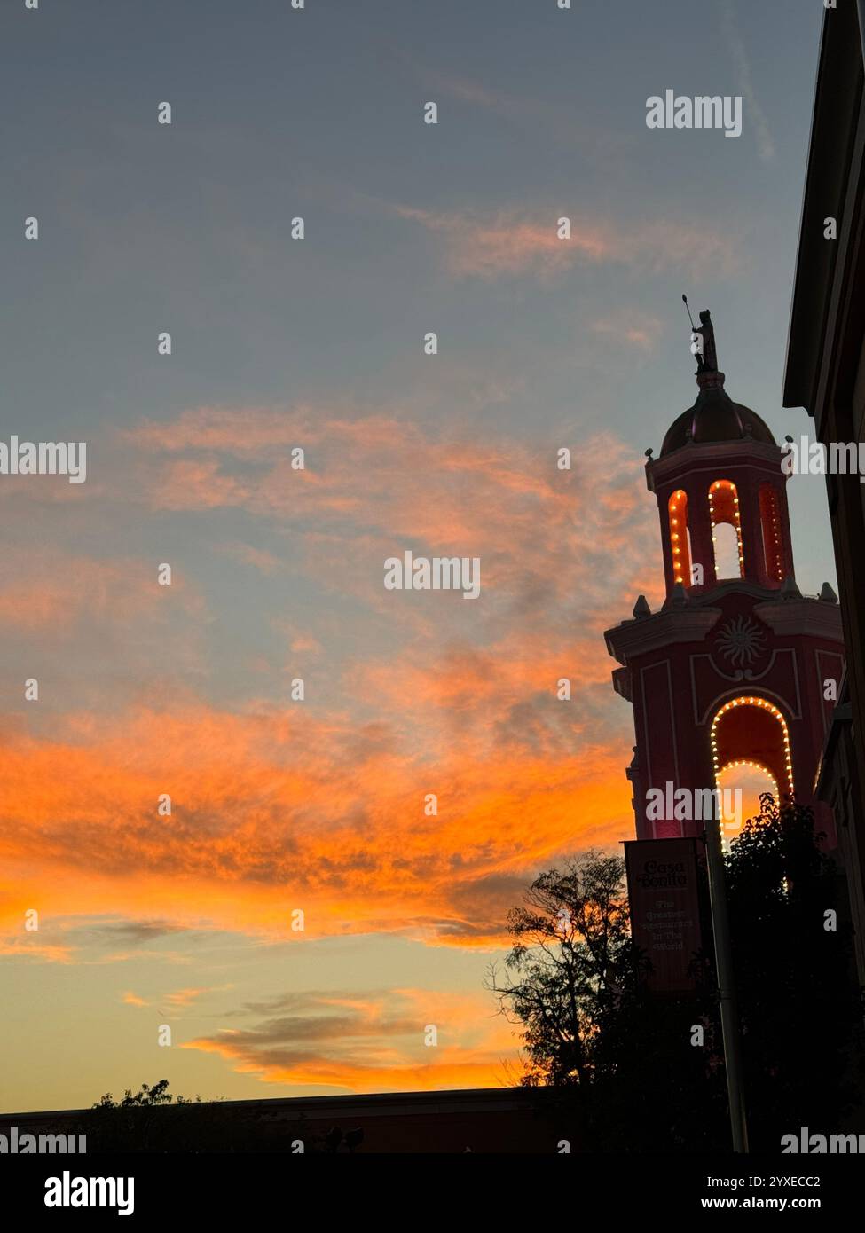 Casa Bonita bei Sonnenuntergang - Smartphone-aufgenommenes Stockfoto