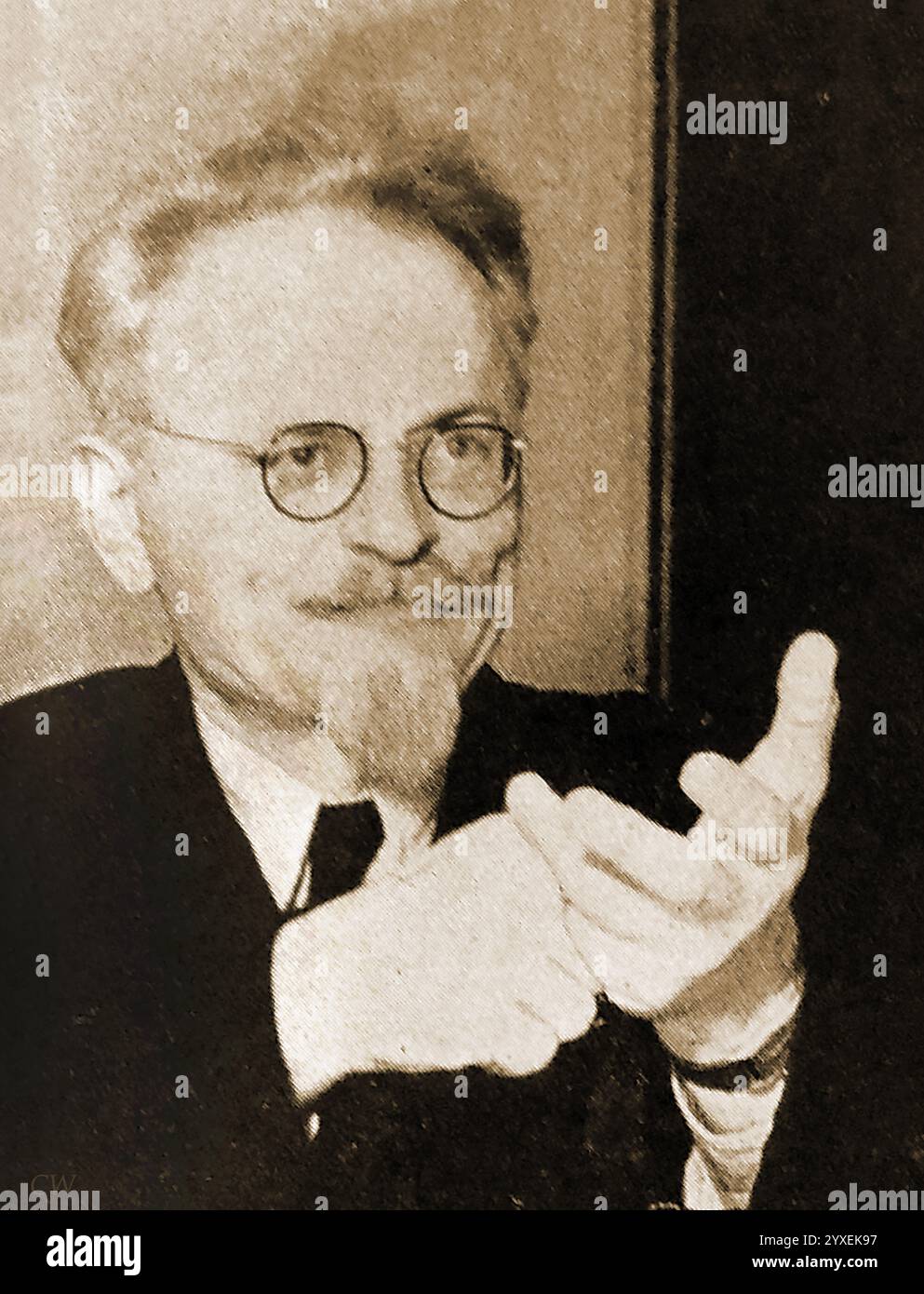 Ein 1940 Porträt des sowjetischen Politikers, Revolutionären und politischen Theoretikers Lew Davidowitsch Bronstein ( ] 1879–1940), besser bekannt als Leo Trotzki - Портрет советского политика, более известного как Лев Троцкий (1879–1940), е годы, 1940-революционера и политического теоретика Льва Давидовича Бронштейна. Stockfoto