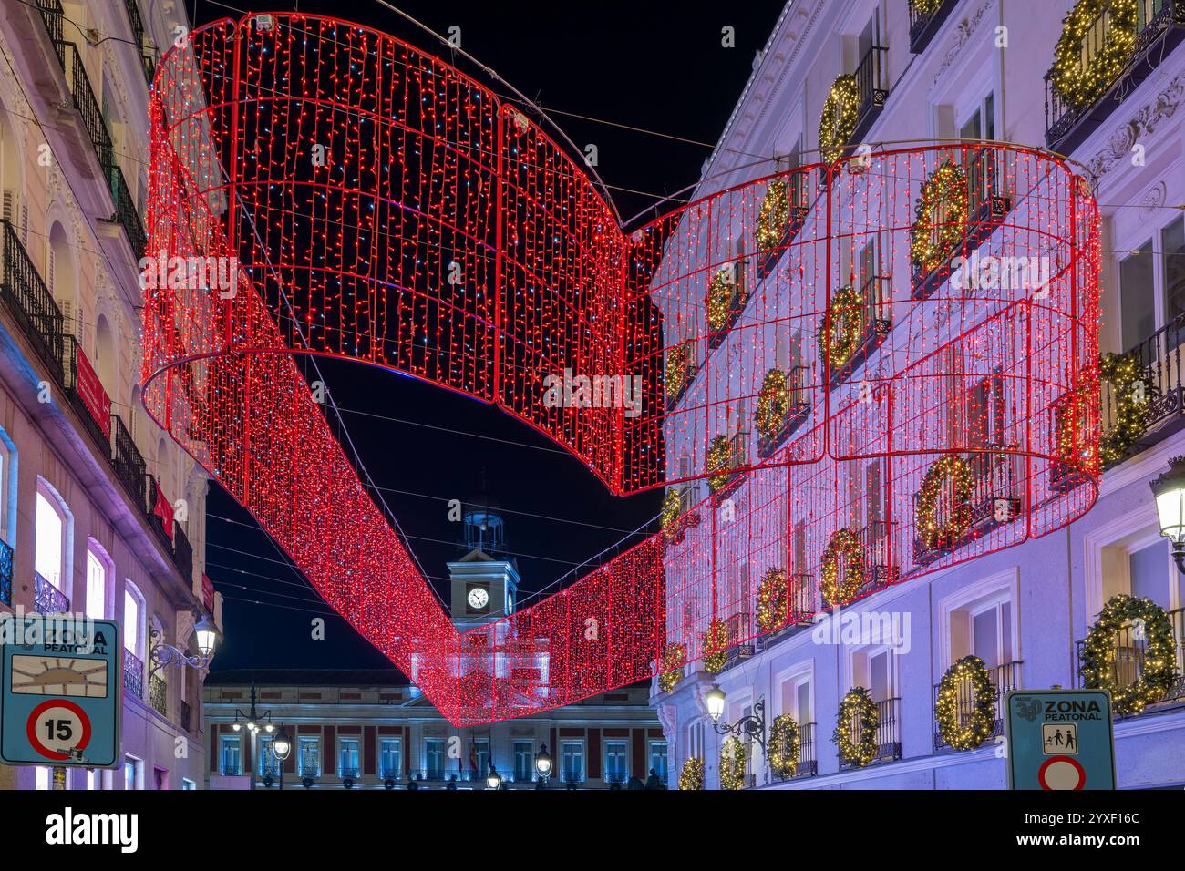 Straße mit Weihnachtslichtern, Madrid, Spanien Stockfoto
