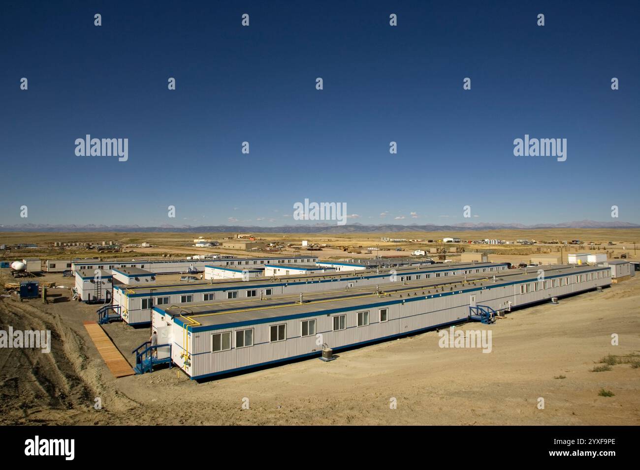 Ein man Camp am Wyoming State Highway 189 zwischen Rock Springs und Pinedale, in dem sich während der Hauptsaison Gasarbeiter aufhalten. Stockfoto