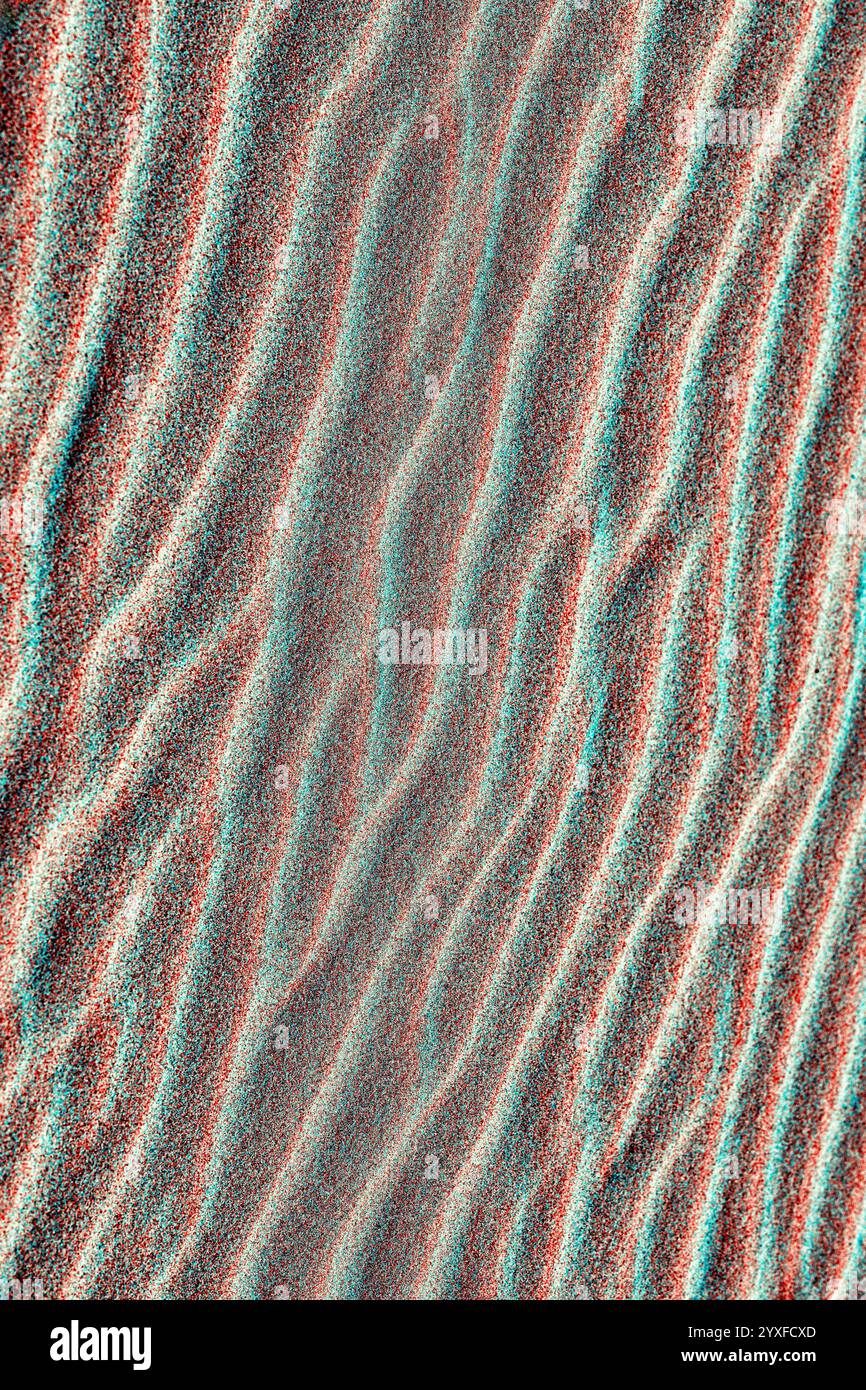 Abstrakte Textur. Hintergrund mit glatten Sandlinien. Sanddünen plätschern im Sand. Stockfoto