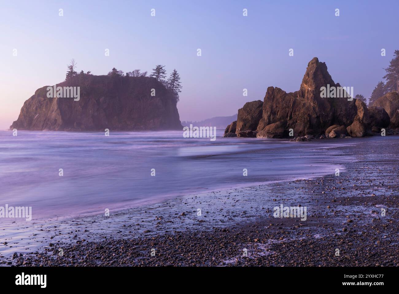 WA26310-00...... WASHINGTON - Sonnenuntergang am Ruby Beach, Olympic National Park. Stockfoto