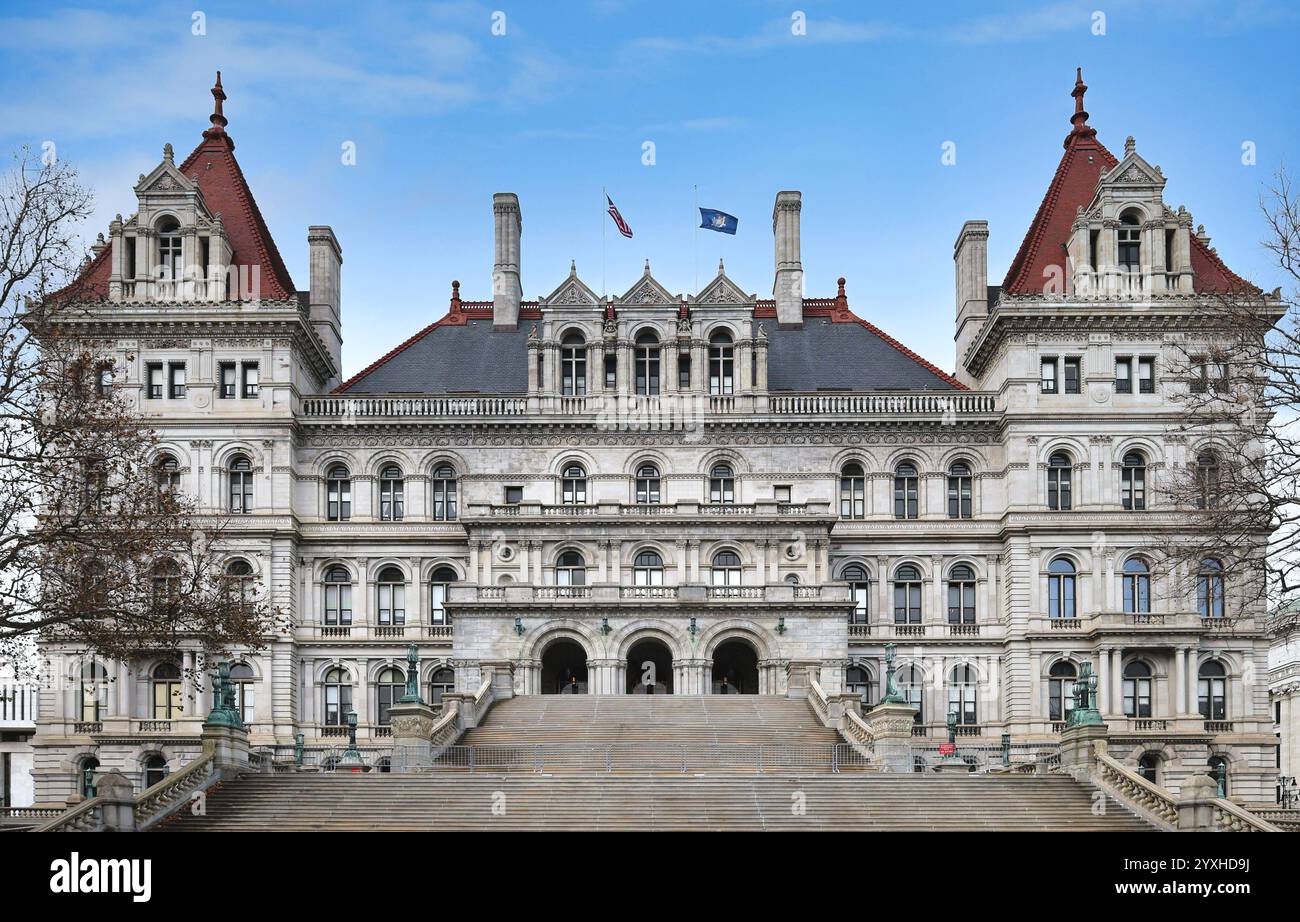 Blick vom Eingang auf das New York State Capitol Building in Albany Stockfoto