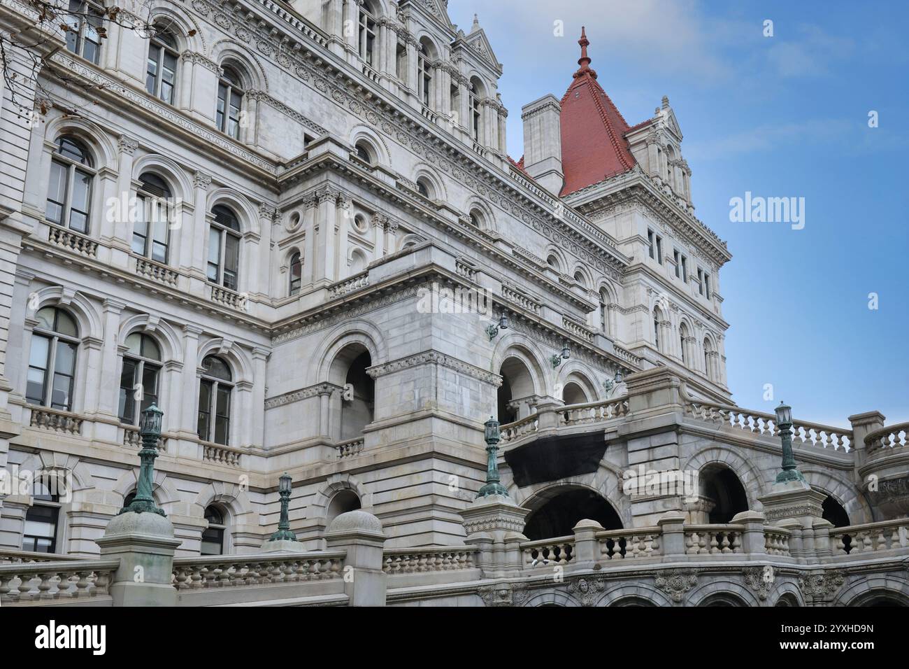 New York State Capitol Building in Albany, Blick auf die Front von der Südostseite Stockfoto