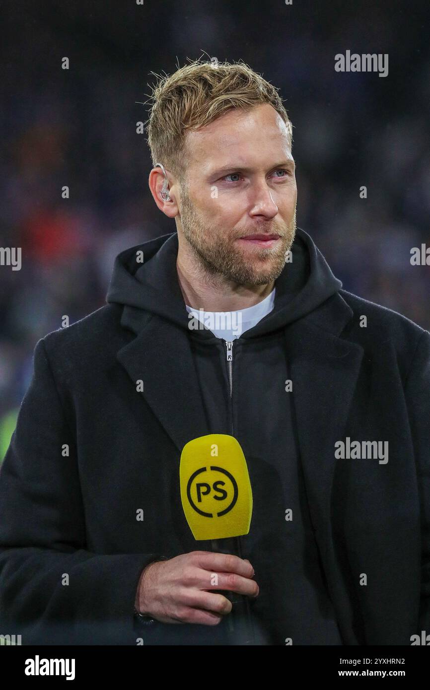 Scott Arfield bereitet sich auf das TV-Interview vor dem Scottish Cup Finale im Hampden Park, Glasgow vor. Scott Harry Nathaniel Arfield (* 1. November 1988) Stockfoto