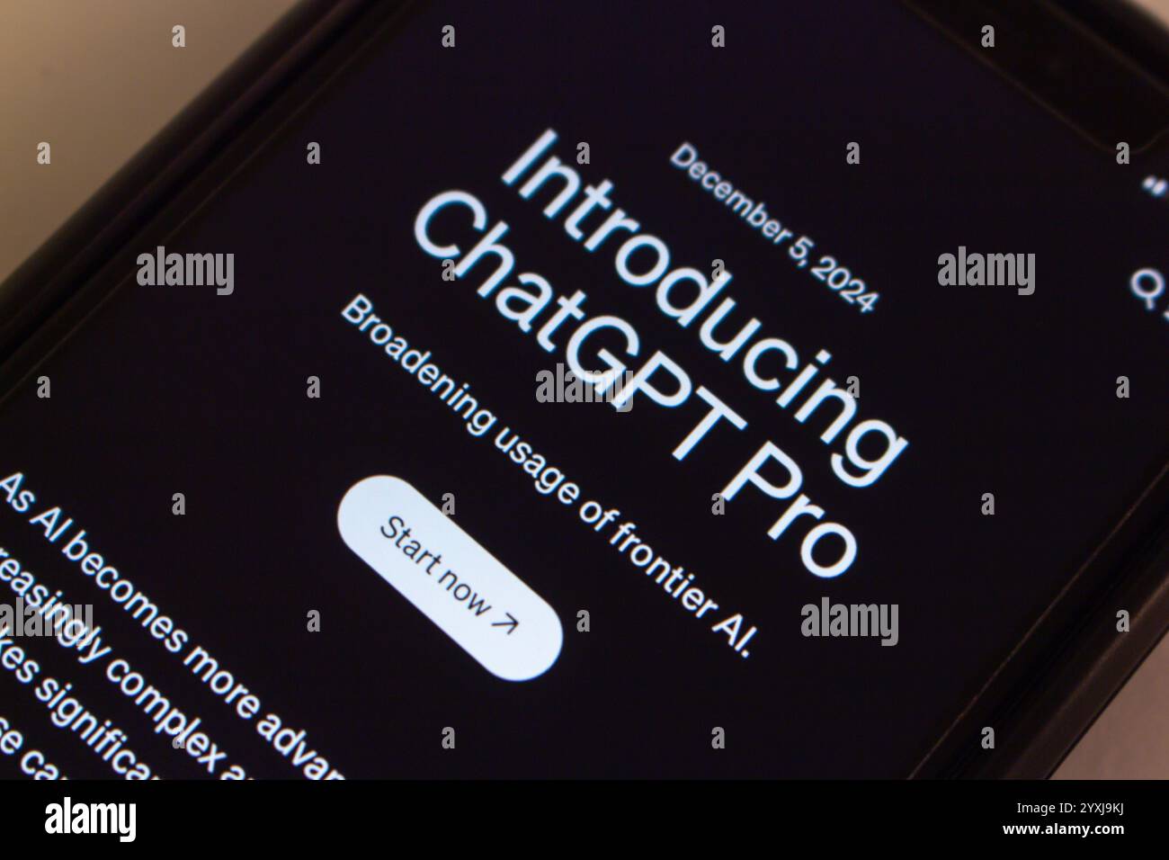 Wir stellen vor: ChatGPT Pro Seite. ChatGPT Pro ist ein 200-Dollar-Plan von OpenAI, der O1 Pro-Modus, schnellere Reaktionen und die neuesten Modelle bietet. Stockfoto