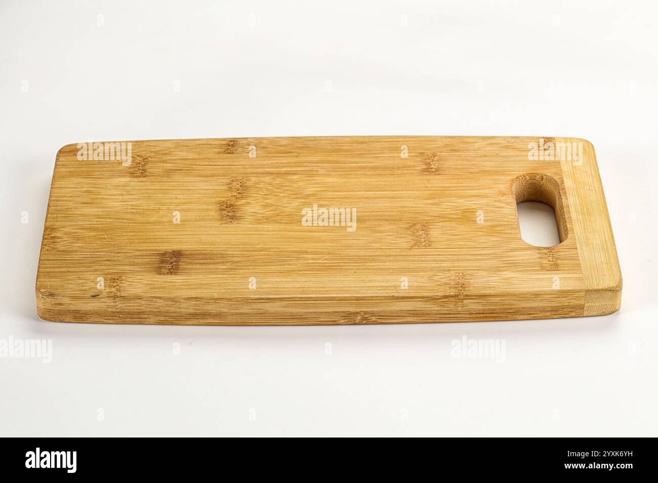 Schneidebrett aus Holz isoliert Stockfoto