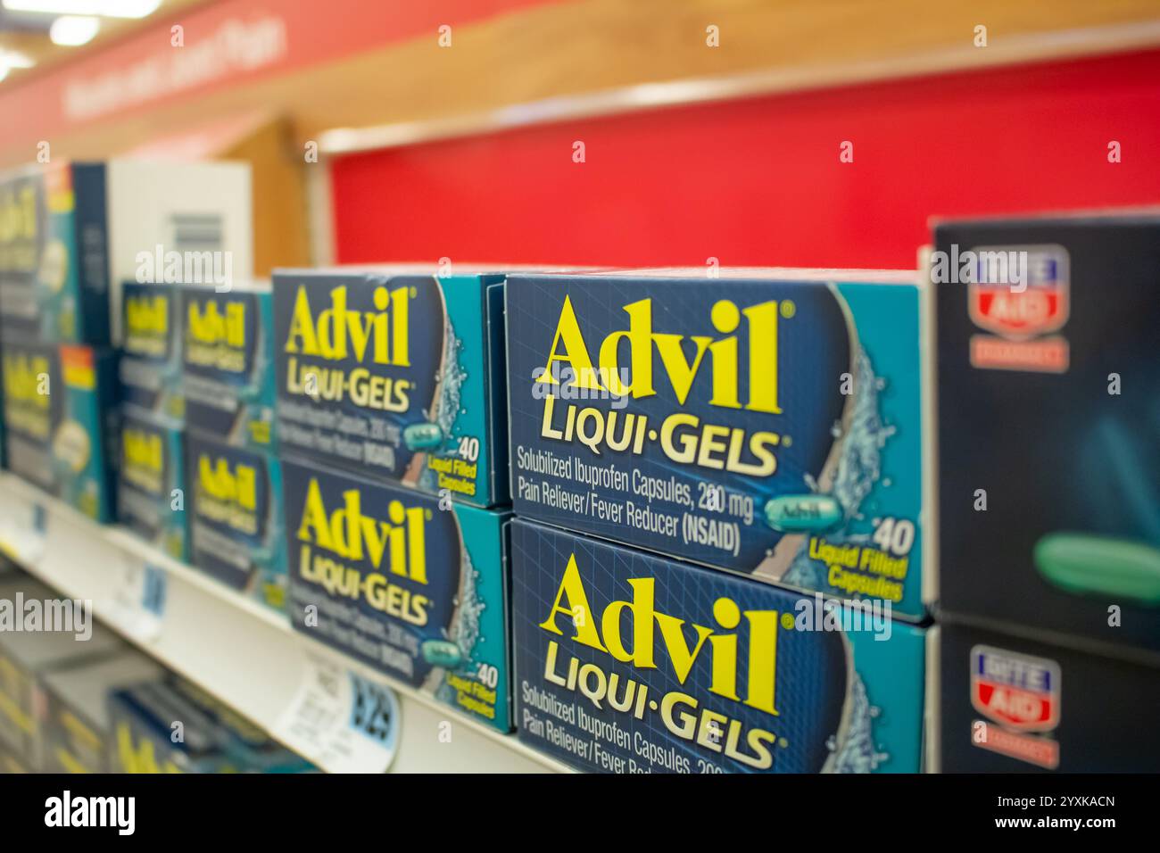 Los Angeles, Kalifornien, USA - 04.05.2019: Eine Ansicht mehrerer Packungen Advil Liqui-Gelkapseln in der Drogerie. Stockfoto