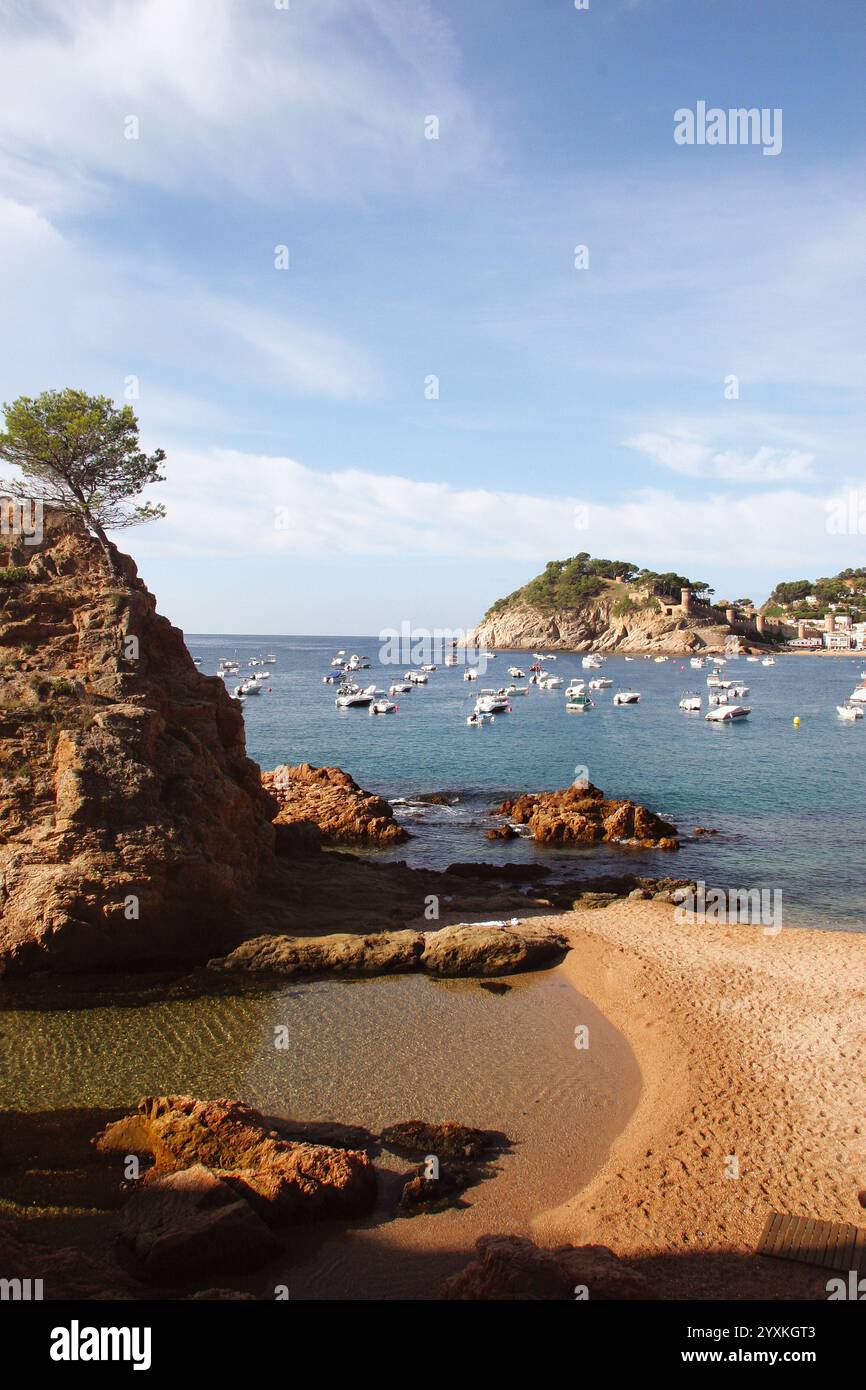 Spanien. Katalonien. Provinz Girona. Tossa de Mar. Stadt an der Costa Brava. Landschaftsküste. Strand 'Mar Menuda'. Stockfoto