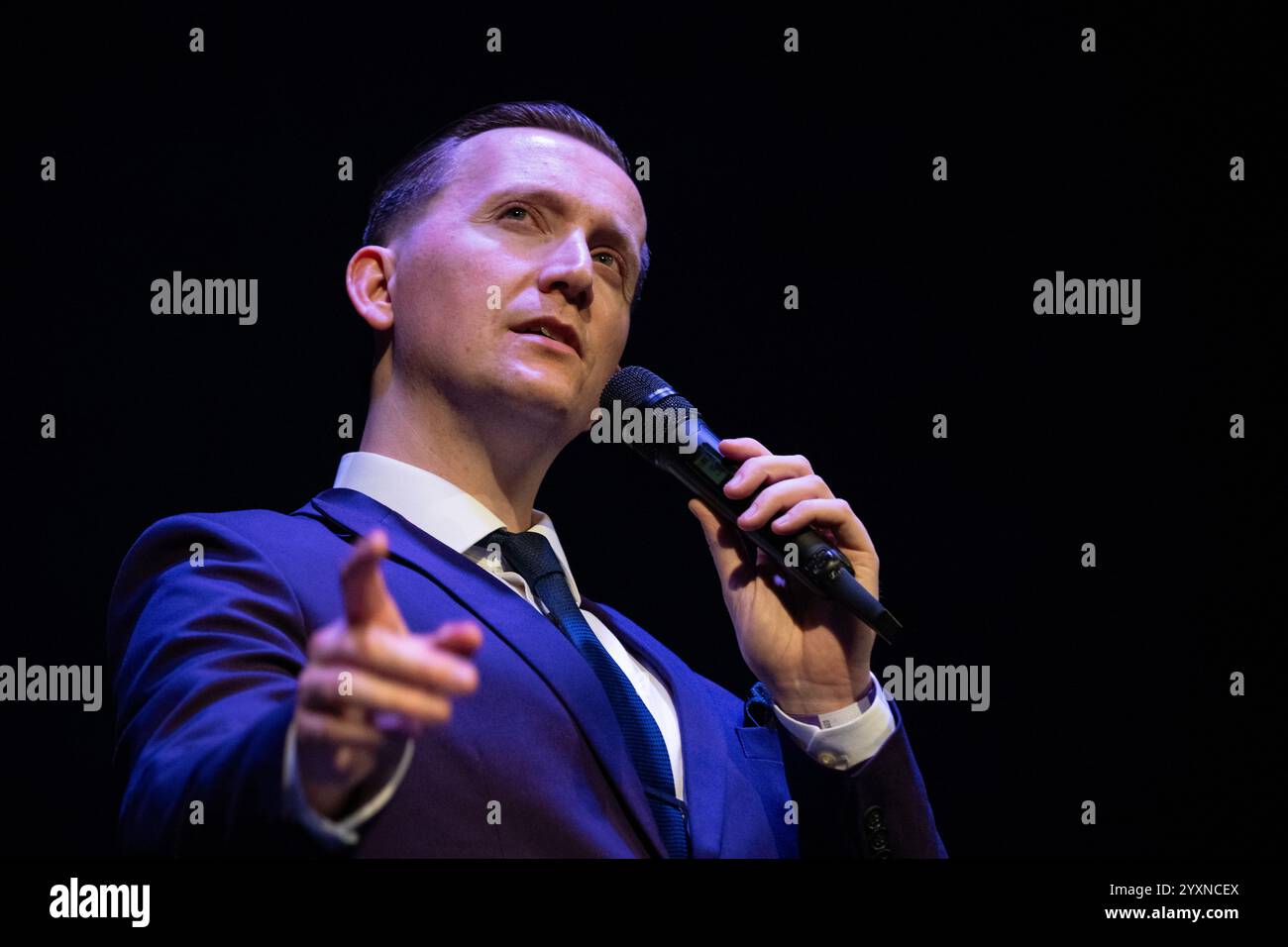 James Hudson singt live mit seinem Oktett beim Scarborough Jazz Festival 2024 Stockfoto
