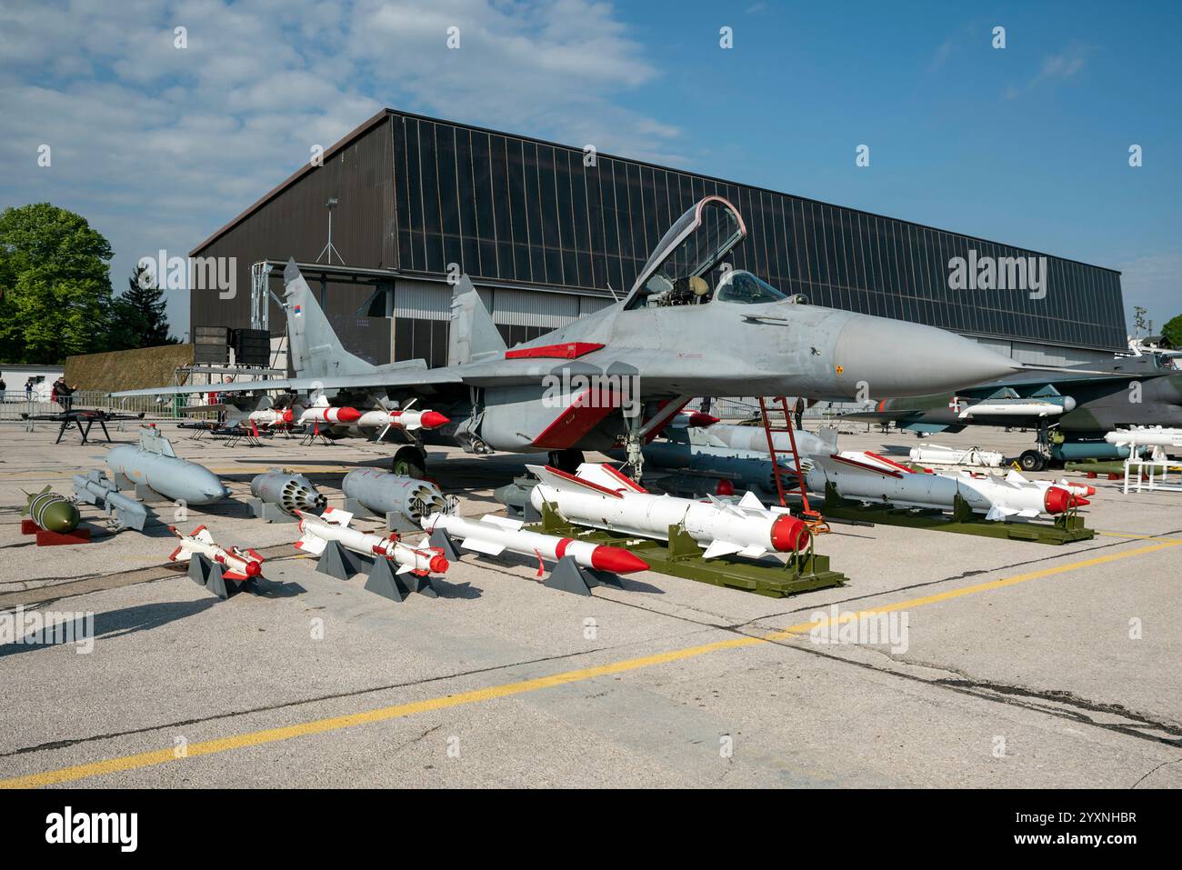 Die serbische Luftwaffe rüstete die MiG-29SM mit einer breiten Palette verfügbarer Waffen auf. Stockfoto