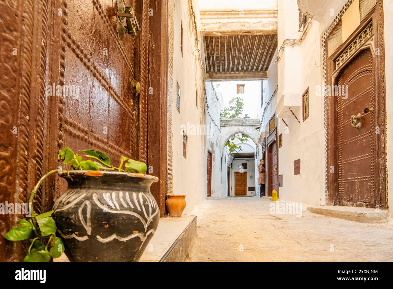 Straßenansicht der Häuser in Tetouan, Marokko, Nordafrika Stockfoto