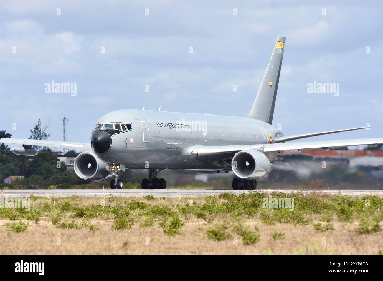 Eine KC-767-200 der kolumbianischen Luftwaffe bereitet sich auf den Start während der Übung CRUZEX 2024 vor. Stockfoto