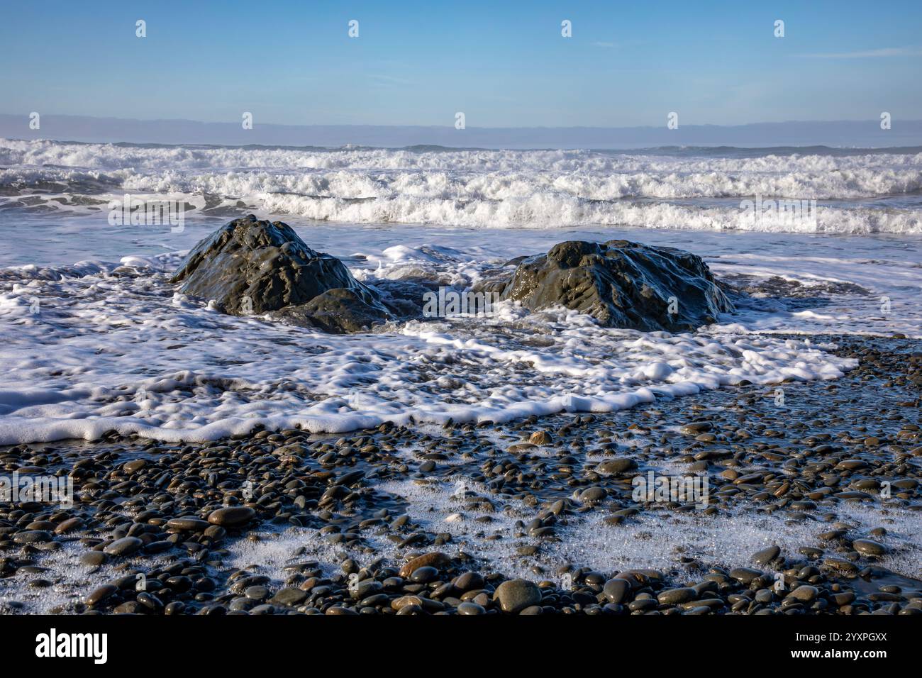 WA28020-00...WASHINGTON - Flut an der Pazifikküste am Ruby Beach im Olympic Naitonal Park. Stockfoto